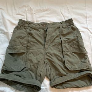 Super cute Columbia shorts! Fits size small!